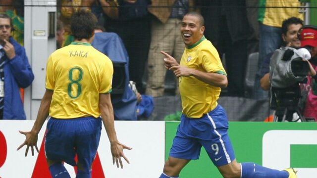 Ronaldo vs Kaka - Dois vencedores da Copa do Mundo da FIFA enfrentam a Copa do Mundo de Esports 2025

