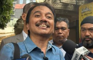 Roy Sureyo enlouqueceu! Jokowi Challenge Peço desculpas abertas ou prontas para fazer ações legais Roy Sureyo enlouqueceu! Jokowi Challenge Peço desculpas abertas ou prontas para fazer ações legais