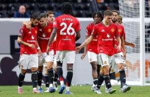 Ruben Amorim tem um jogador que é como uma “nova contratação”, diz Rio Ferdinand, “extremamente importante …” Casemiro e Mason Mount emergem como substitutos durante a partida da Premier League Summer Series entre o Manchester United e o Bournem no Soldier Field em 2025 em Chicago, Illinois.