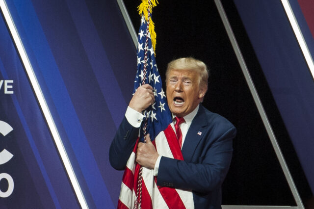 Se o Trump é um ato não pode ficar mais embaraçoso

