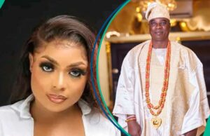 Senado sonda Kwam I, lutas de passageiros no aeroporto Senado sonda Kwam I, lutas de passageiros no aeroporto