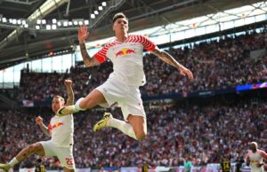 Sesso assinou com o Manchester United até 2030. Sesso assinou com o Manchester United até 2030.