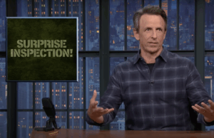 Seth Meyers assa seus próprios escritores cômicos com uma inspeção surpresa de suas piadas Seth Meyers assa seus próprios escritores cômicos com uma inspeção surpresa de suas piadas