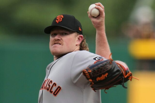 Sf -giants sopram piratas por trás da web, três homern, de

