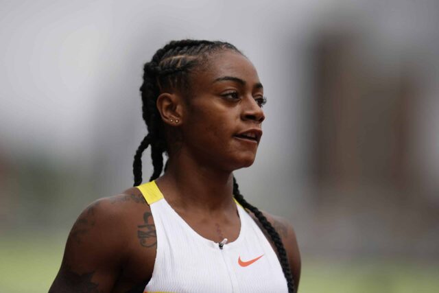O velocista Sha'Carri Richardson discutiu a última prisão de violência doméstica em um vídeo nas mídias sociais e um pedido de desculpas a seu namorado Christian Coleman.
