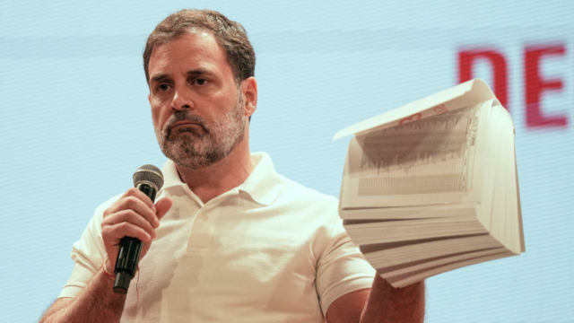 Sobre o Karnatakak Sardar, o oficial selecionado pediu a Reheart que compartilhasse o nome do eleitor

