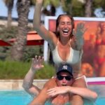 Stacey Solomon e seu marido Joe Swash lançados na Wild Adult Pool Party quando desfrutaram de uma tarde livre de crianças em suas férias em família na Turquia
