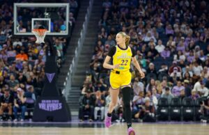 Stanford Alum Cameron Brink gosta da área da baía, sua “segunda casa” A Cameron Brink (22) de Los Angeles Sparks Sparks durante um jogo contra as Valquírias das Valquírias do Golden State no segundo trimestre no Chase Center em San Francisco, Califórnia, no sábado, 9 de agosto de 2025, libertou sua equipe (Shae Hammond/Bay Aea News Group).