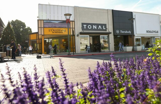Store Rivian no Stanford Shopping Center em Palo Alto. (Simon Property Group)