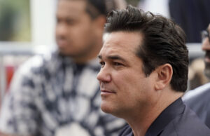 Supervilão de gelo do ex -Super -Homem O Compppoller da cidade de Nova York, Brad Lander, é preso nos agentes de revezamento e alfândega (ICE) e FBI fora do federal sem tribunal na terça -feira, 17 de junho de 2025, em Nova York. (ABD Photo / Olga Fedorova)