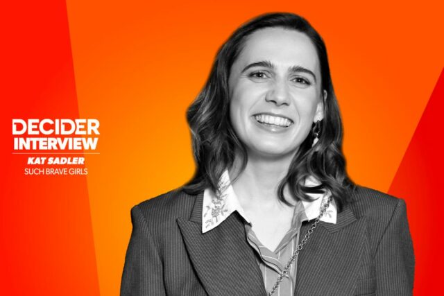 "Tais Brave Girls" Criador/ estrela Kat Sadler não poderia ter seus heróis "crescendo" na segunda temporada: "As melhores comédias fazem seus personagens viverem no purgatório"

