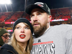 O pai de Travis Kelce revela quando Travis propôs a Taylor Swift Taylor Swift e Travis Kelce estão envolvidos