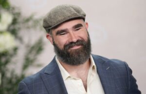 Taylor Swift lançou uma revelação de álbum, e Jason Kelce jogou o novo cabelo Jason Kelce