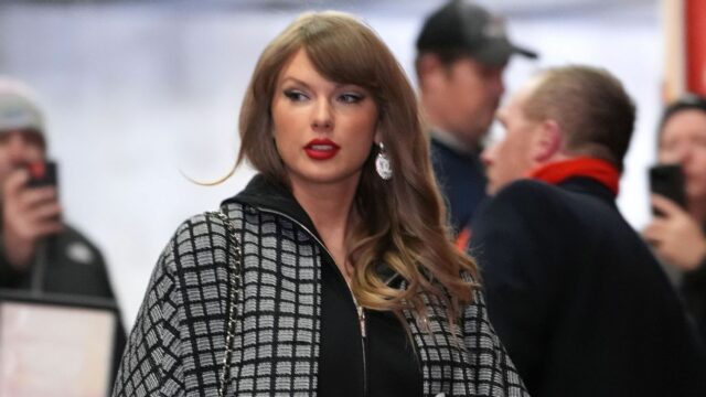 👀 Taylor Swift tira sarro do novo álbum em Kelce Pod

