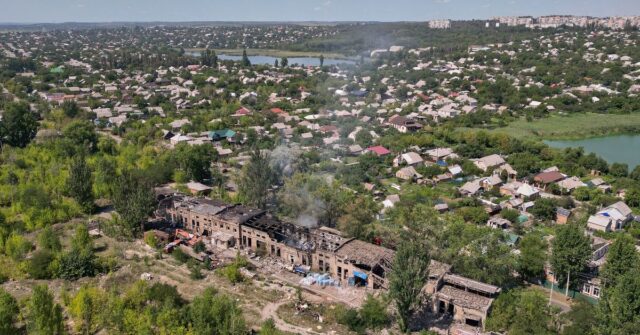 Terror na Ucrânia Oriental para Trump Host para dar papel à Rússia


