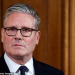 Keir Starmer e os líderes da França e do Canadá enfrentaram alegações de planejamento para reconhecer um estado palestino recompensariam o Hamas pelo massacre em 7 de outubro (imagem do arquivo)