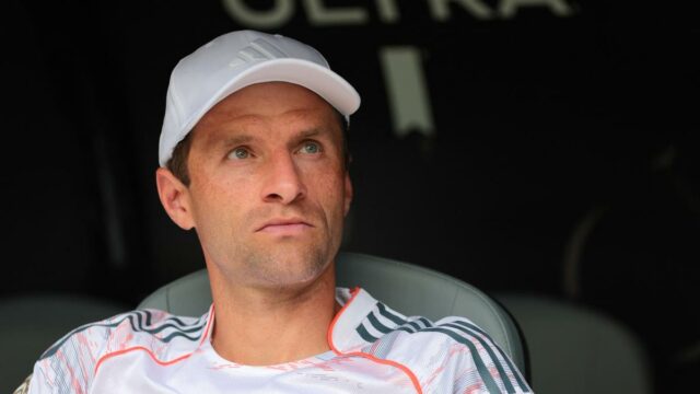 Thomas Müller assina um acordo para a temporada com Vancouver Witaps

