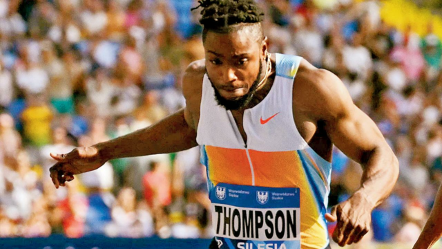 Thompson superou Noah Lears por 0,3 segundos em uma corrida de 100 metros

