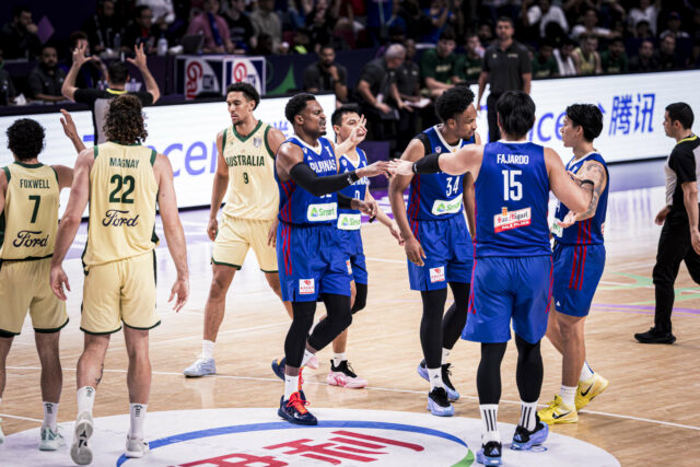 Gilas Pilipinas contra a Austrália durante as quartas de final da Copa da FIBA da FIBA.