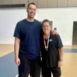 Ex -veterano do PBA Greg Slaughter Barangay Ginebra treinador Tim Cone