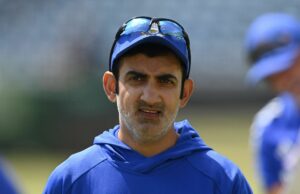 “Todo mundo escala Gautam Gambhir e o culpa” "Todo mundo escala Gautam Gambhir e o culpa"