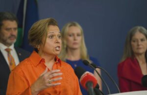 Todos os estados e limites concordam em se apressar em reformas urgentes de cuidados infantis Todos os estados e limites concordaram em se apressar em urgente para se reformar para trabalhar com a verificação infantil após alegações de abuso infantil para centros no país.