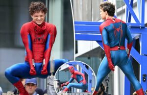 Tom Holland tenta o novo traje do Homem-Aranha nas primeiras fotos do conjunto “Brand New Day” Tom Holland tenta o novo traje do Homem-Aranha nas primeiras fotos do conjunto "Brand New Day"