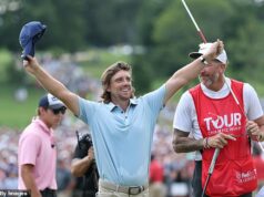 Tommy Fleetwood vence o campeonato da turnê e leva para casa US $ 10 milhões. Tommy Fleetwood é finalmente um vencedor do PGA Tour depois de selar a vitória no campeonato da turnê