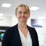 O secretário do Interior Yvette Cooper (foto) disse que os criminosos estrangeiros tinham