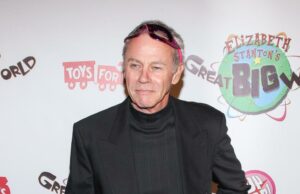 Tristan Rogers, que jogou com o belo espião Robert Scorpio no ‘Hospital Geral’, morre aos 79 anos Tristan Rogers, que jogou com o belo espião Robert Scorpio no 'Hospital Geral', morre aos 79 anos