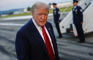 Troca de escassadores dos EUA após uma companhia aérea achucionária não autorizada para Trump Troca de escassadores dos EUA após uma companhia aérea achucionária não autorizada para Trump