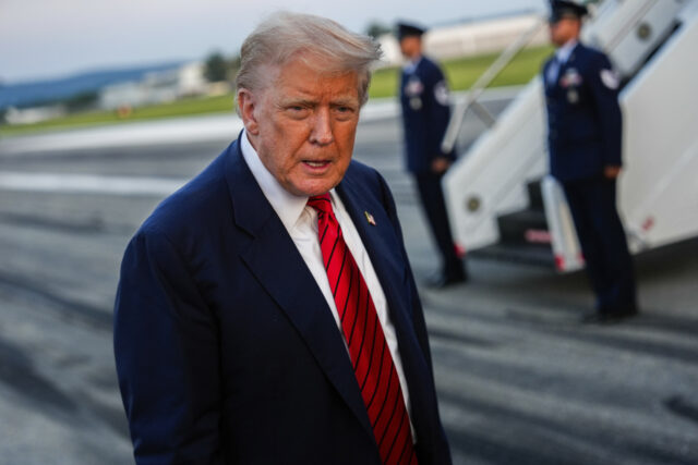 Troca de escassadores dos EUA após uma companhia aérea achucionária não autorizada para Trump


