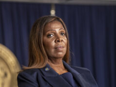 Um dos maiores inimigos de Trump vai a tribunal – de novo O presidente anterior Donald Trump está aguardando a continuação de seu julgamento de fraude nos negócios civis na Suprema Corte de Nova York, quarta -feira, 25 de maio de 2023, em Nova York. (Foto de Spencer Plautus / Pool via AP)