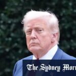 Donald Trump apresentou perguntas sobre repórteres antes de deixar Washington para o Golfing Weekend em Nova Jersey.