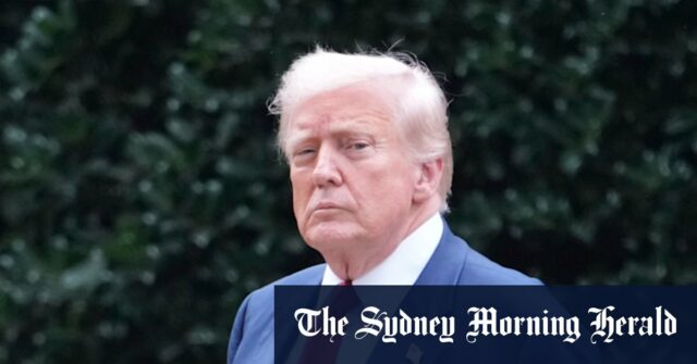 Donald Trump apresentou perguntas sobre repórteres antes de deixar Washington para o Golfing Weekend em Nova Jersey.