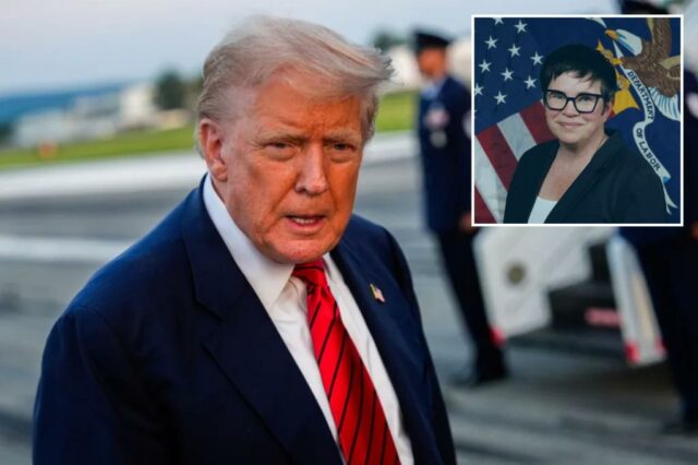 O presidente Donald Trump fala com repórteres antes de entrar no Conselho da Força Aérea no Aeroporto Internacional de Lehigh Valley, domingo, 3 de agosto de 2025 em Allentown, Pensilvânia. 