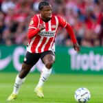 Tyrel Malacia joga contra o Ajax