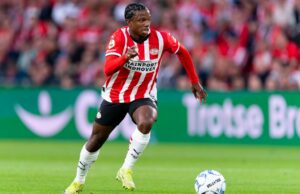 Tyrel Malacia Camp “Surpreendido” por Celtic Links, Man Utd lateral-esquerdo tem uma oferta na mesa Tyrel Malacia joga contra o Ajax