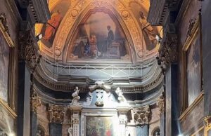 Tyson Fury e sua esposa Paris se casam pela terceira vez quando a noiva deslumbrante em um vestido de renda montado durante a cerimônia do sul da França com seus filhos Tyson Fury e sua esposa Paris se casaram pela terceira vez durante uma cerimônia romântica no sul da França nesta semana