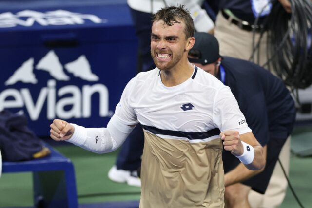 Benjamin Bonzi vence Daniil Medvedev US Open 2025