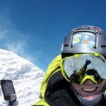 A fotografia de Marco Confortola, 54, em Lhotse, o quarto pico mais alto do mundo, que é acusado de ser falso