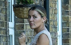 “Um avô maravilhoso e meu melhor amigo”: British Woman, 33, cujo “sogro-parceiro tentou afogar seu” apelo ao juiz da Flórida para deixá-lo libertar Jasmine Wyld é visto em casa na Grã -Bretanha na sexta -feira depois de retornar do feriado em família que terminou em seu pai -na prisão de LAW