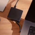 Zagg 4-Port Hub conectado ao computador