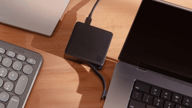 Zagg 4-Port Hub conectado ao computador