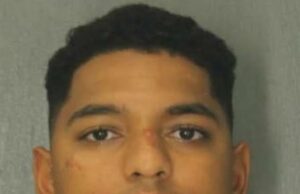 Um homem atrai um parceiro de Grindr em sua casa para uma massagem em casa … então ‘Gouge seus olhos para fora’ com uma faca de cozinha Reggie Florence, 28 anos, convenceu um homem a dirigir de Long Island para Middletown, Nova York, e supostamente o esfaqueou