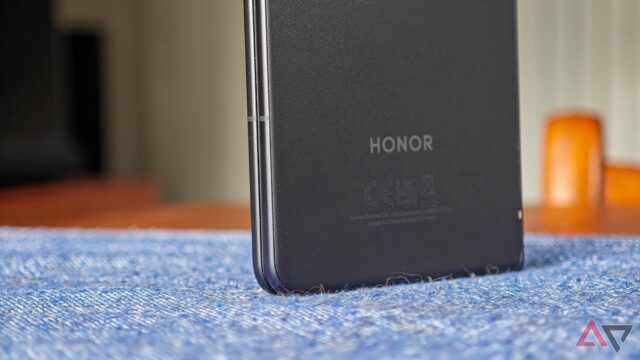 Honor-V-Flip-2-X-Jimmy-Choo-Teaser
