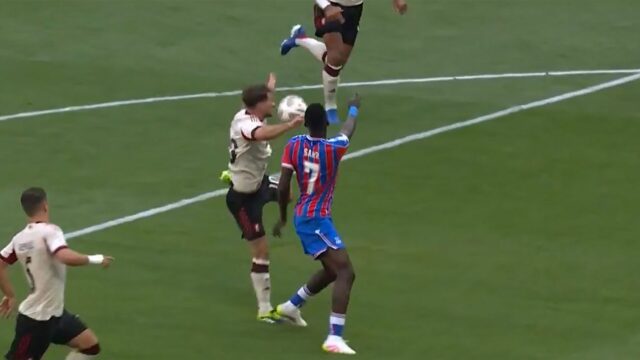 VAR Revisão: Por que Mac Allister não concedeu uma penalidade para handebol

