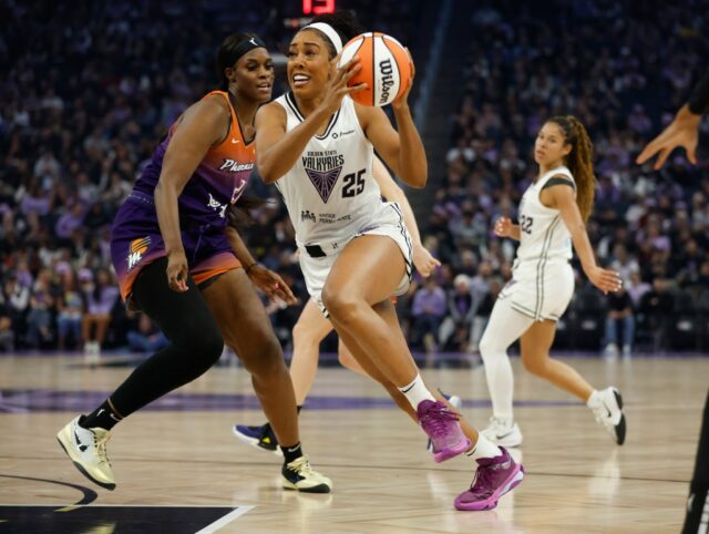 Monique Billings #25 do Golden State Valkyries comemora uma peça contra o Las Vegas Aces no primeiro tempo no Chase Center em 7 de junho de 2025 em San Francisco, Califórnia. (Foto de Thien-An Truong/Getty Images)