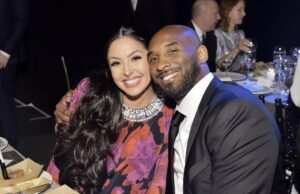 Vanessa Bryant compartilha uma homenagem emocional de aniversário ao seu falecido marido Kobe Vanessa Bryant e as filhas honram Kobe Bryant na cerimônia de impressão manual