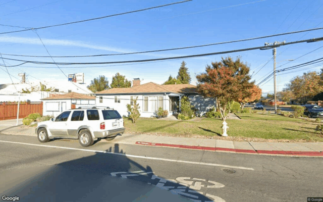2319 Avenue Cars - Google Street View